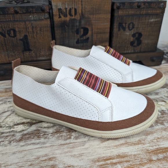 TRsorini Slip in Tennis Shoes Women's Size 7.5-8 - Picture 3 of 9